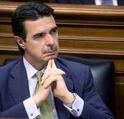El hombre que empezó su carrera como 'animatronic' de Aznar y que, fíjate, ha llegado a ministro