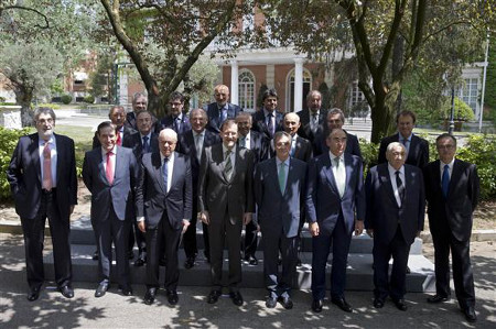 A veces visitan a Rajoy en La Moncloa, para recordarle quién manda aquí